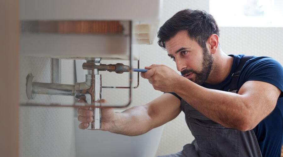 Professional water heater installation services in Kawkawlin, MI